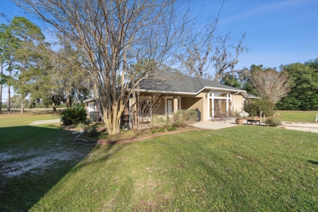 Stunning Brick Home With Land For Your Family & Animals - image 50