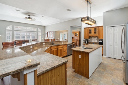 Stunning Brick Home With Land For Your Family & Animals - image 16