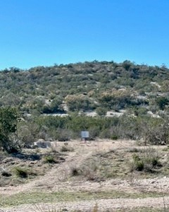 Big Valley Ranch: 400 Acres of Prime Hunting - image 18