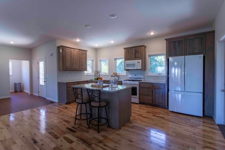 Lake Home For Sale in Horseshoe Bend, AR - image 13