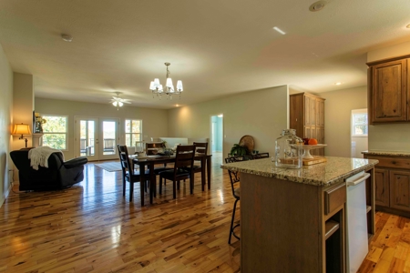Lake Home For Sale in Horseshoe Bend, AR - image 8