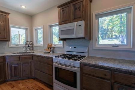 Lake Home For Sale in Horseshoe Bend, AR - image 12