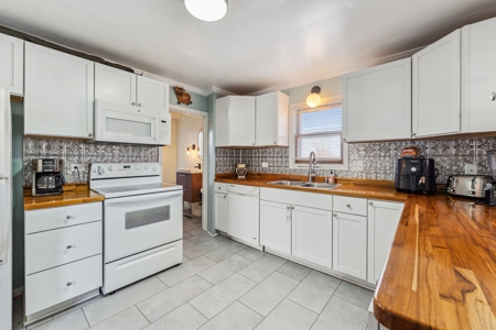 3-Bed, 2-Bath Home in a Prime Location in Reedsburg WI - image 9