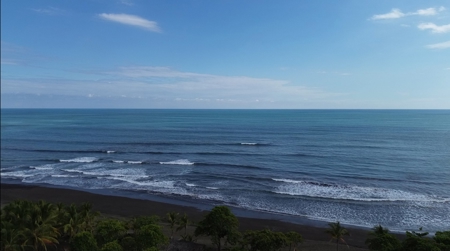 Ocean View lot 50 meters from beach in Cambutal - image 3
