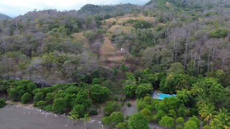 Ocean View lot 50 meters from beach in Cambutal - image 1