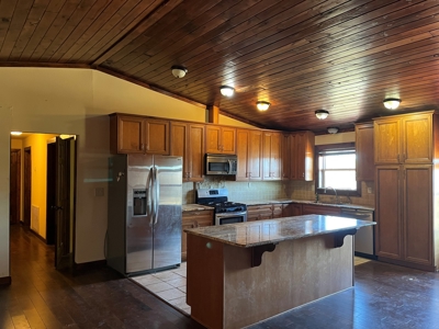Ranch/Hunting land with Country home for sale in Southeaster - image 14