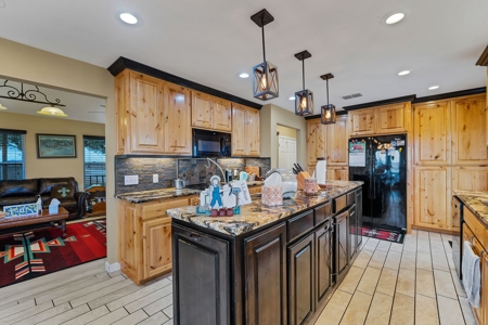 3/2 Home on 12.5acres with arena, barns, chicken coop. - image 15