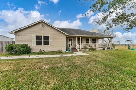3/2 Home on 12.5acres with arena, barns, chicken coop. - image 11