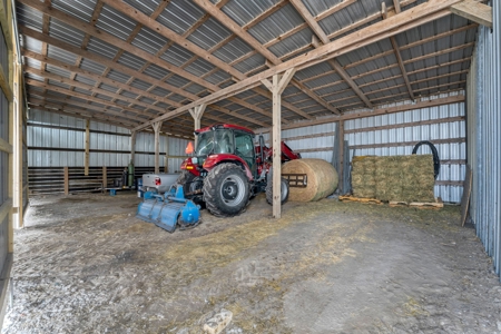 3/2 Home on 12.5acres with arena, barns, chicken coop. - image 7