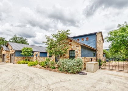 Riverfront Home 2.72 Acres Heartstone Subdivision Concan, TX - image 2