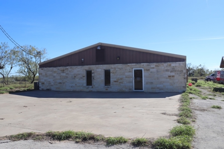 Oilfield Mancamp/Truck Yard/Office/Shop - image 7