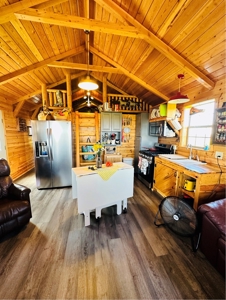 Cozy Central Montana Amish Cabin - image 26