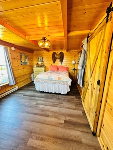 Cozy Central Montana Amish Cabin - image 21