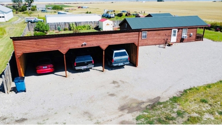 Cozy Central Montana Amish Cabin - image 10