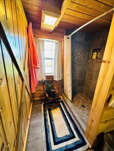Cozy Central Montana Amish Cabin - image 23
