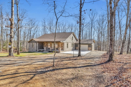 Country Home for Sale in Lewis County, Tennessee - image 3