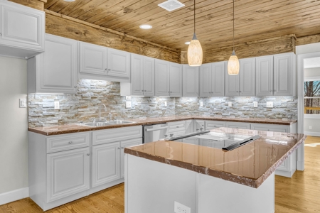 Country Home for Sale in Lewis County, Tennessee - image 20