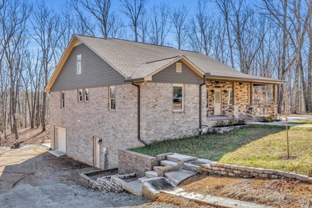 Country Home for Sale in Lewis County, Tennessee - image 5