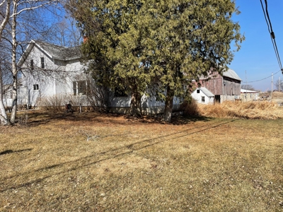 Country Home On 7+/- Acres Green Lake County WI - image 6