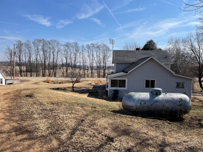 Country Home On 7+/- Acres Green Lake County WI - image 9