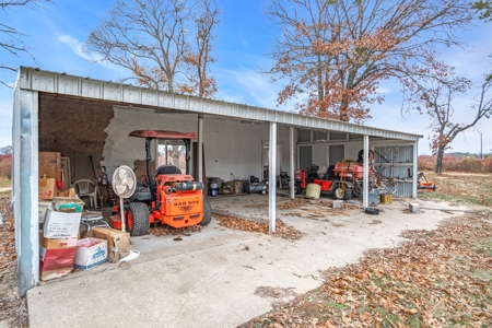 Blueberry Farm With Acreage For Sale In Henderson County - image 10