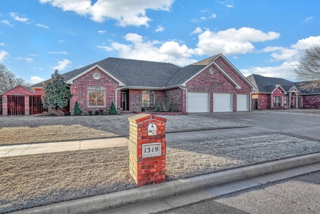 Spacious 3-Bed, 2-Bath Home in Weatherford, OK | 2,000 sq ft - image 1