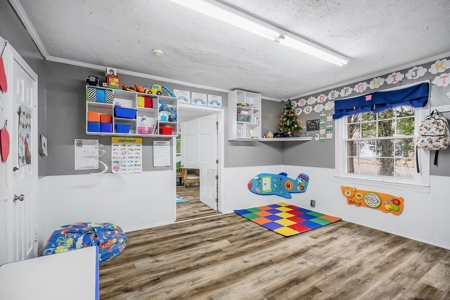 Well established business on  busy street! - image 19