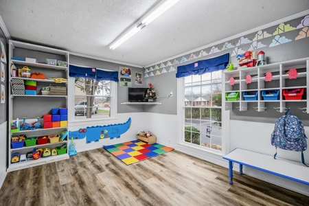 Well established business on  busy street! - image 17