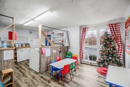 Well established business on  busy street! - image 14