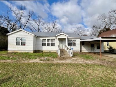 Home In Town For Sale Slocomb AL- Geneva Co. - image 1