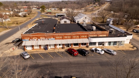 Historic Commercial Building on Alton Missouri Square - image 16