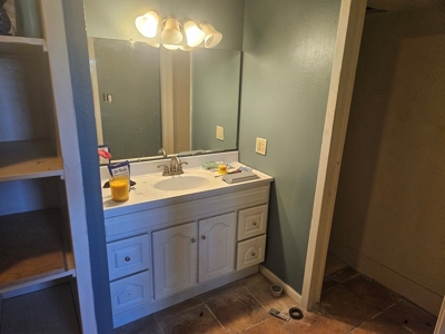 3BR Home on Spacious Lot near Downtown Sonora TX! - image 8