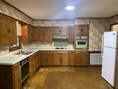 4 Bedroom Home In Savannah, Tn For Sale. Home In Town - image 9