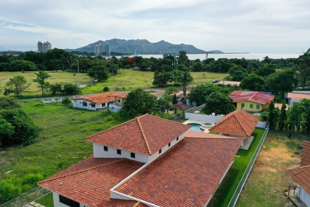 BRAND NEW Beach House for rent in Coronado close to golf - image 20