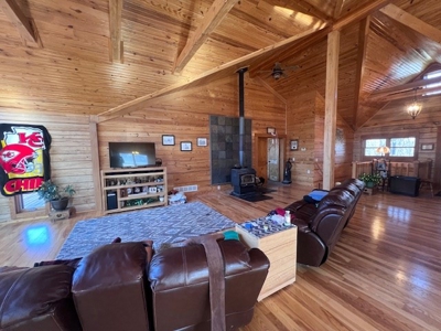 Log Home & 40 Acres For Sale In Nw Missouri - image 5