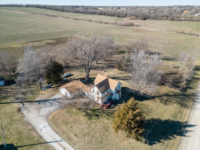 Country Home on Acreage For Sale Paola Kansas - image 1