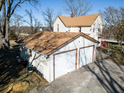 Country Home on Acreage For Sale Paola Kansas - image 6