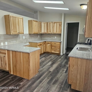 Newly Renovated, Panoramic Views of Wenas Lake on 2 Acres! - image 35