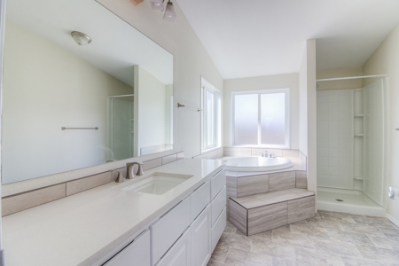Newly Renovated, Panoramic Views of Wenas Lake on 2 Acres! - image 23