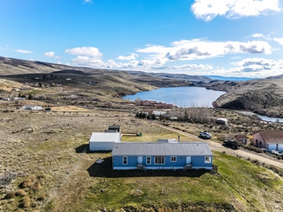 Newly Renovated, Panoramic Views of Wenas Lake on 2 Acres! - image 28