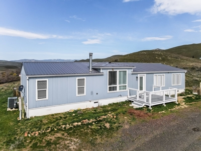 Newly Renovated, Panoramic Views of Wenas Lake on 2 Acres! - image 43