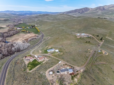 Newly Renovated, Panoramic Views of Wenas Lake on 2 Acres! - image 45