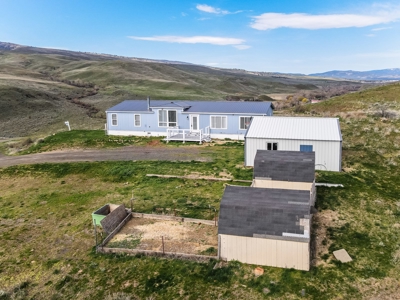Newly Renovated, Panoramic Views of Wenas Lake on 2 Acres! - image 38