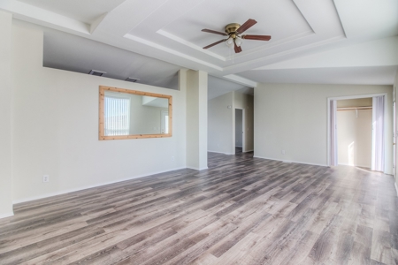 Newly Renovated, Panoramic Views of Wenas Lake on 2 Acres! - image 27