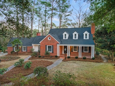 Remodeled Cape Cod Home, Forest, Pond in Cheraw, SC - image 1