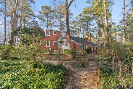 Remodeled Cape Cod Home, Forest, Pond in Cheraw, SC - image 37