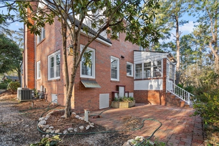 Remodeled Cape Cod Home, Forest, Pond in Cheraw, SC - image 2