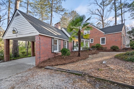 Remodeled Cape Cod Home, Forest, Pond in Cheraw, SC - image 5