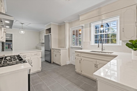 Remodeled Cape Cod Home, Forest, Pond in Cheraw, SC - image 12
