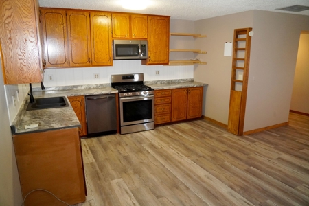 Highway Home/Commercial Property For Sale - image 20